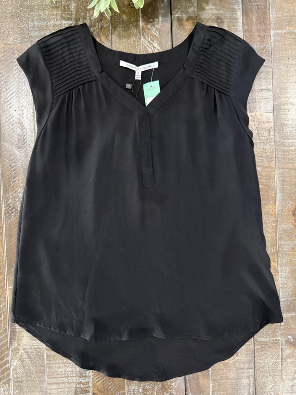 Collective Concepts Ryleigh Pintuck Detailed Silk Blouse Black S